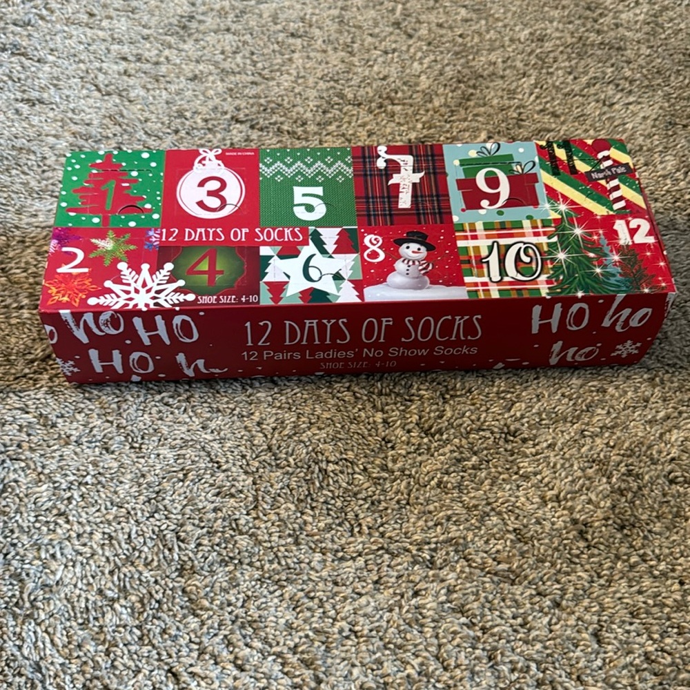 New in the box ladies 12 days of socks box no show socks size 4-10